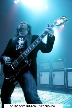 Sa incep eu :D Aici este si Chatu ;) - Aaaaa shi vezi k System of a Down ii place shi - Cate ceva despre tine